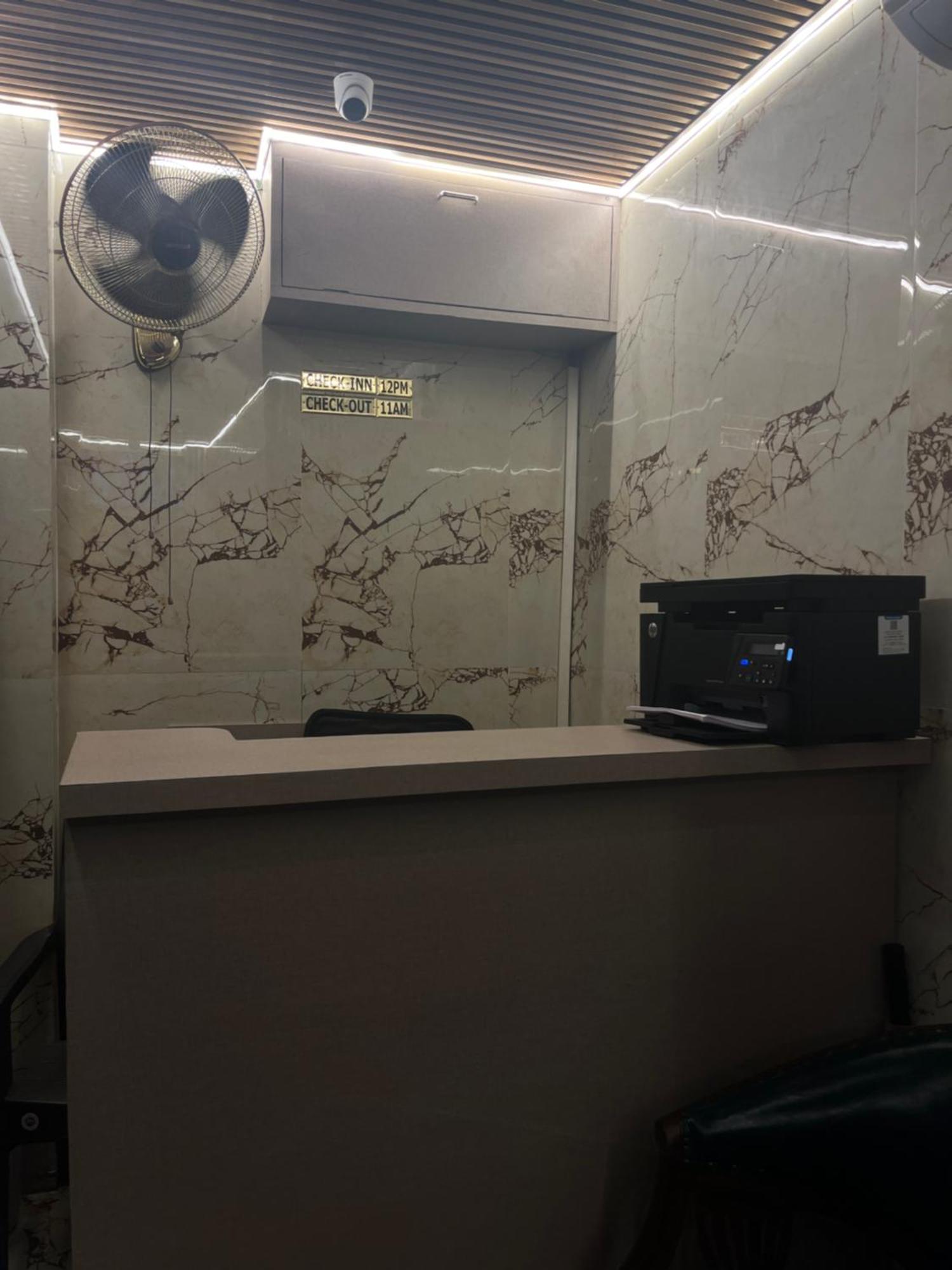 Hotel Newyork By Stayzy Rooms Bombay Exterior foto